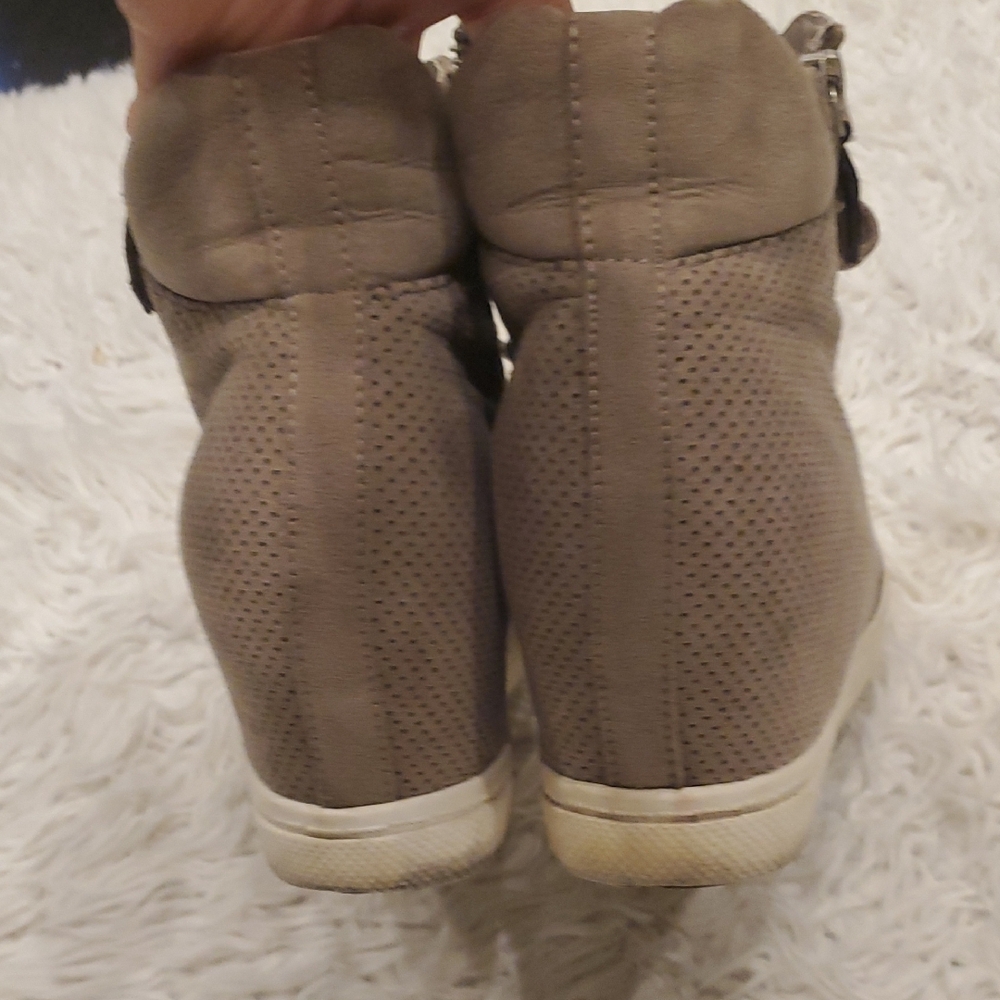 Steve Madden| Womens Londyn Stylish Brown Wedge Sneakers - Picture 5 of 10